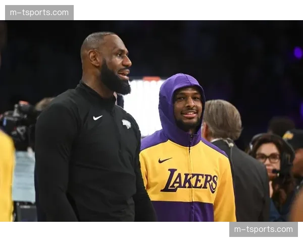 特写:最后一舞?——詹姆斯在常规赛尾声阶段的心态与准备 特写:最后一舞?——詹姆斯在常规赛尾声阶段的心态与准备